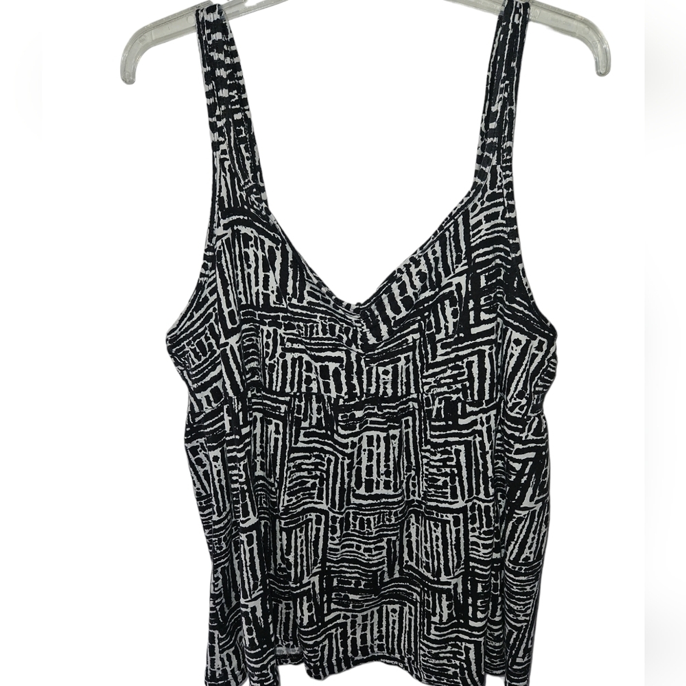 TORRID WOMENS TANK TOP SZ 2